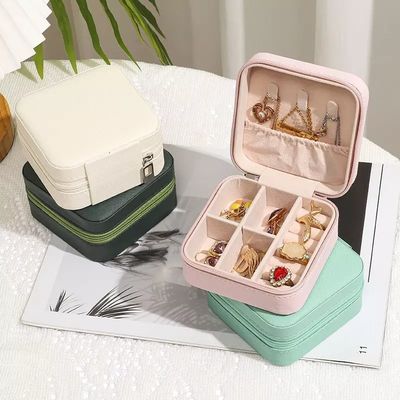 ODM Hộp đựng đồ trang sức nhỏ cầm tay Khuyên tai Da PU chống dầu mỡ