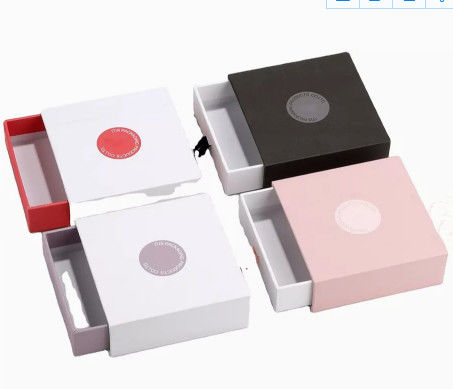 Hộp đựng đồ trang sức nhẫn Pantone Hộp quà tặng giấy kraft Varnish