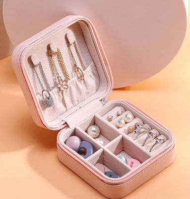 Hộp đựng bông tai nhung sành điệu Hộp đựng trang sức Pantone bóng hộp Da PU