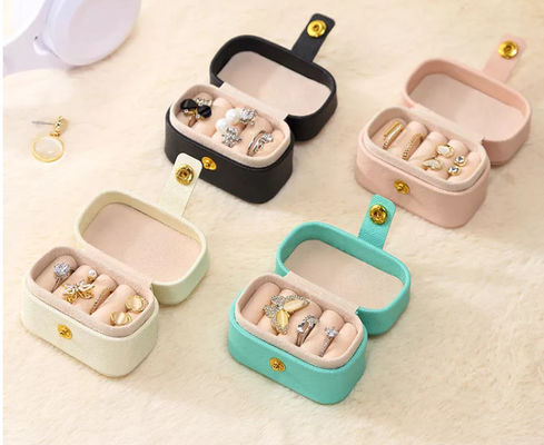 Hộp trang sức du lịch mini ODM Tổ chức dập nổi PU Leather Portable SGS