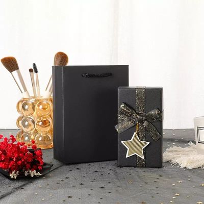 Hộp các tông Xmas 40 * 40 * 100mm để đóng gói chai nước hoa